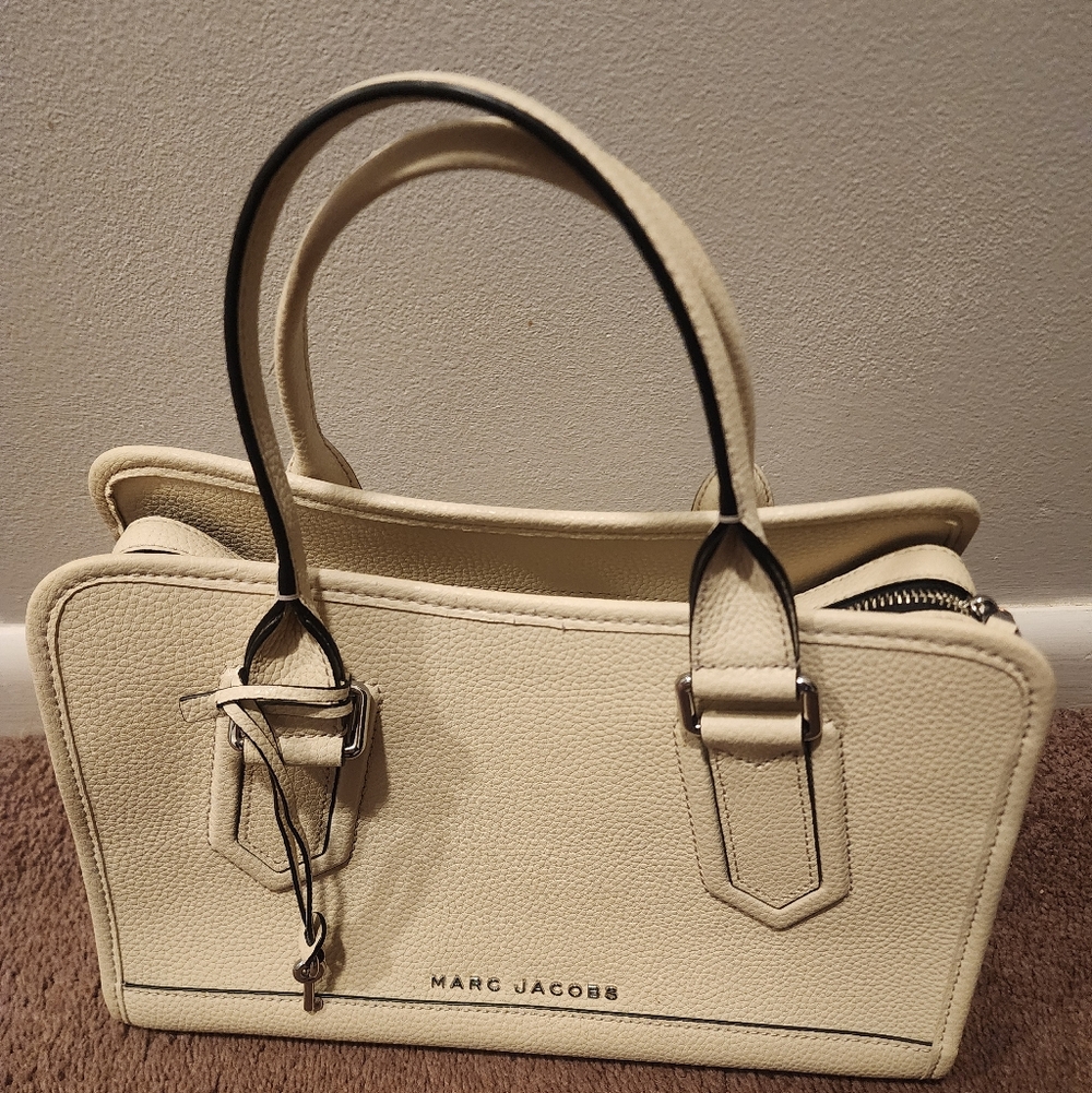 Marc Jacobs Leather Ivory Purse, Removable Crossbody Strap